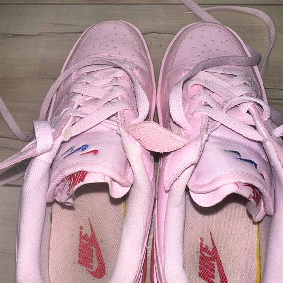 Barely worn like new. Pink Nike forces - Picture 5 of 6